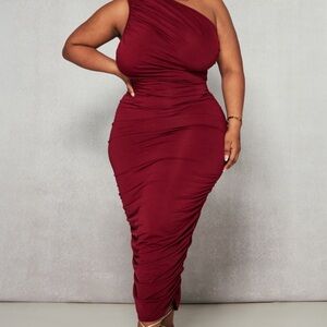 Plus burgundy slinky ruched one shoulder longline midi dress